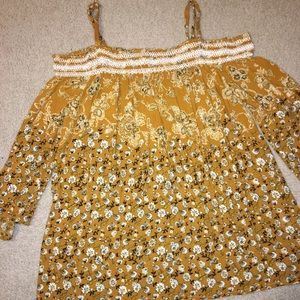 Off the shoulder top- Size XS